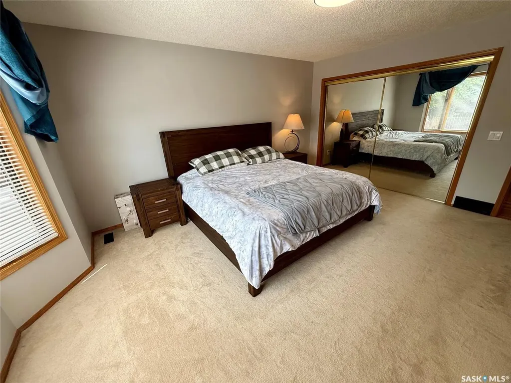 2746 Poplar Place E Regina SK S4V 1K8