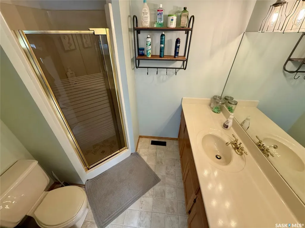 2746 Poplar Place E Regina SK S4V 1K8