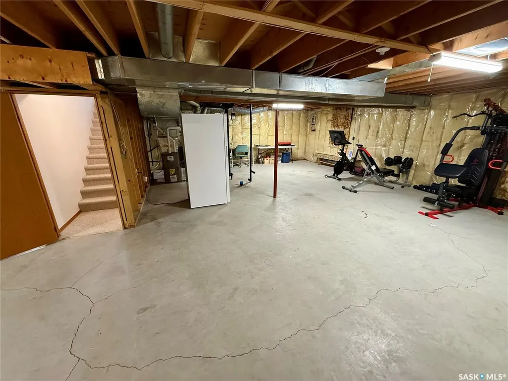 2746 Poplar Place E Regina SK S4V 1K8