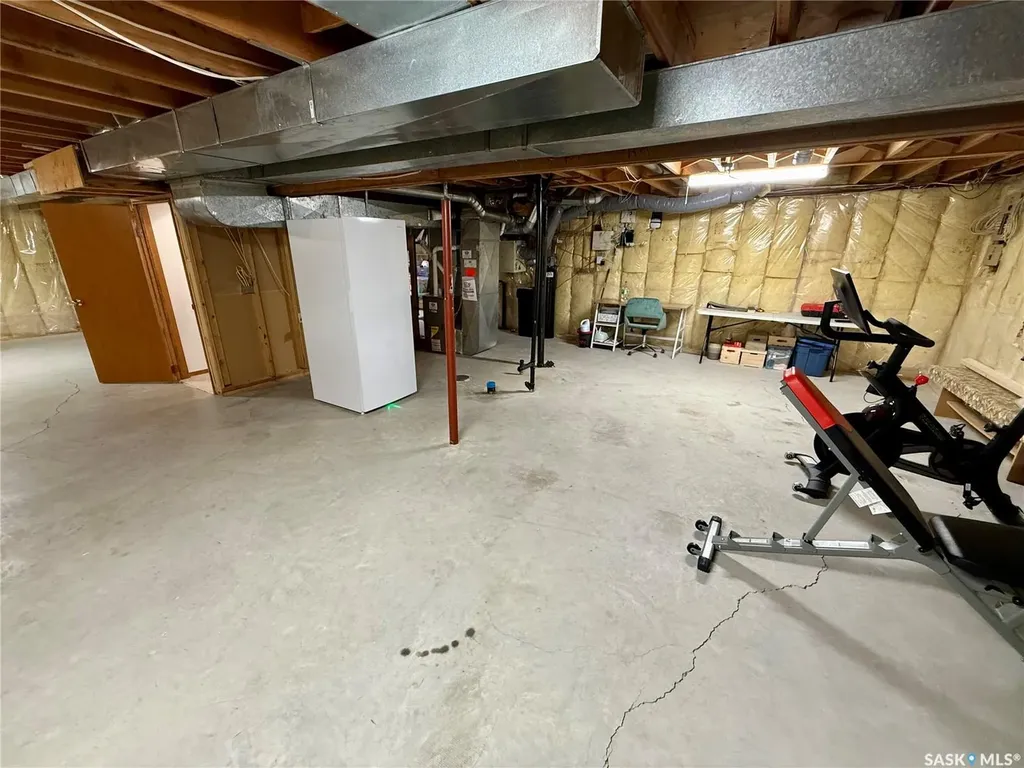 2746 Poplar Place E Regina SK S4V 1K8