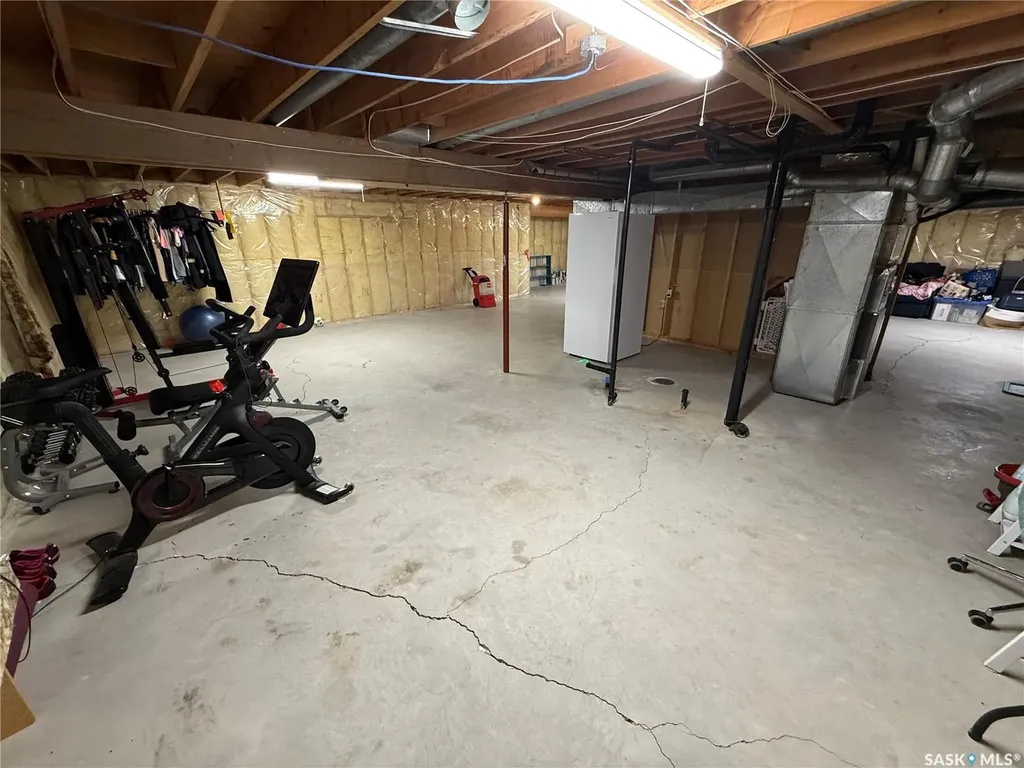 2746 Poplar Place E Regina SK S4V 1K8