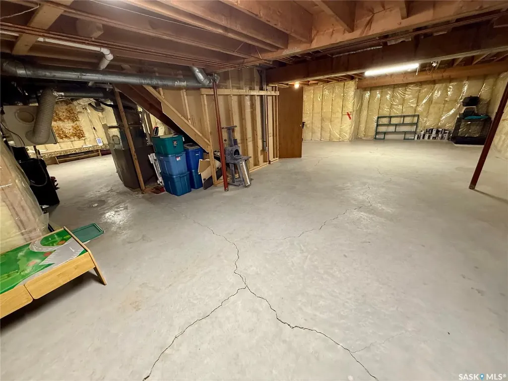 2746 Poplar Place E Regina SK S4V 1K8