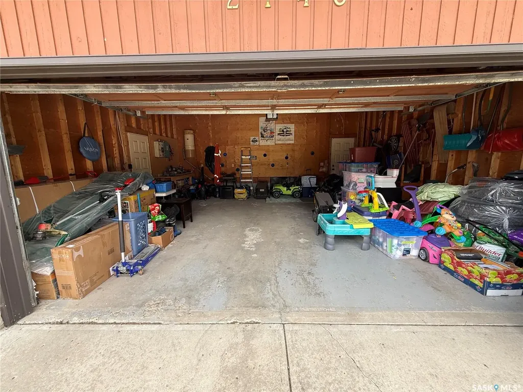 2746 Poplar Place E Regina SK S4V 1K8