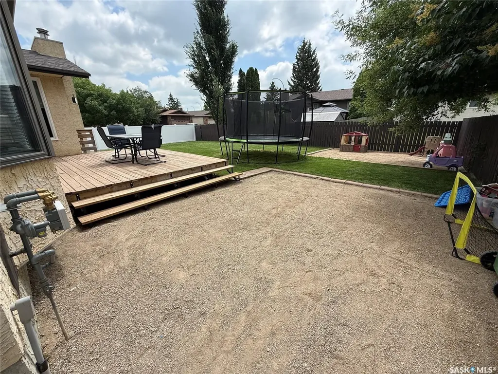 2746 Poplar Place E Regina SK S4V 1K8