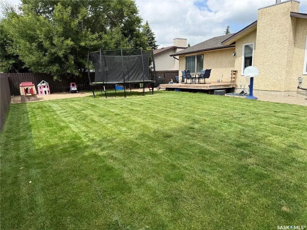 2746 Poplar Place E Regina SK S4V 1K8