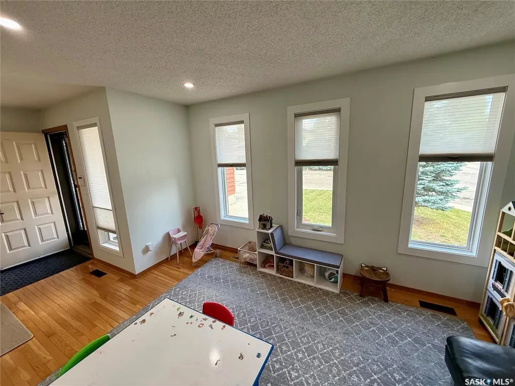 2746 Poplar Place E Regina SK S4V 1K8