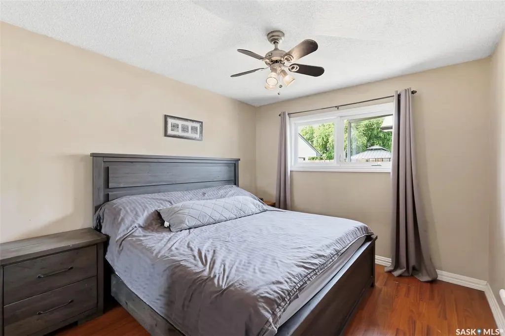 917 S Avenue N Saskatoon SK S7L 3A7