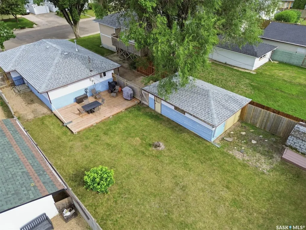 917 S Avenue N Saskatoon SK S7L 3A7