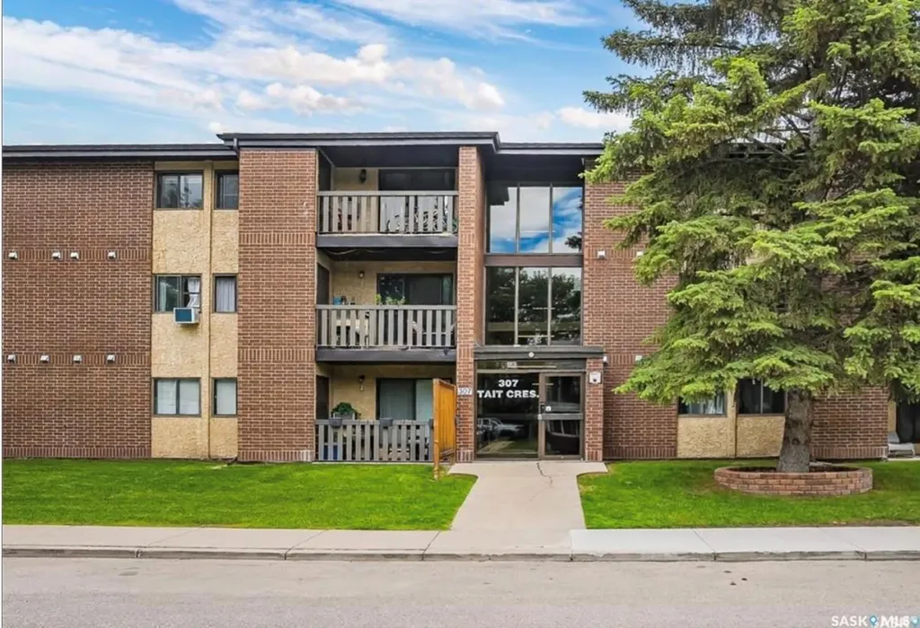 307 Tait Crescent Saskatoon SK S7H 5L6
