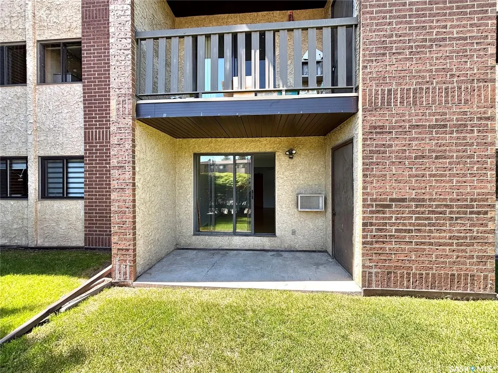 307 Tait Crescent Saskatoon SK S7H 5L6