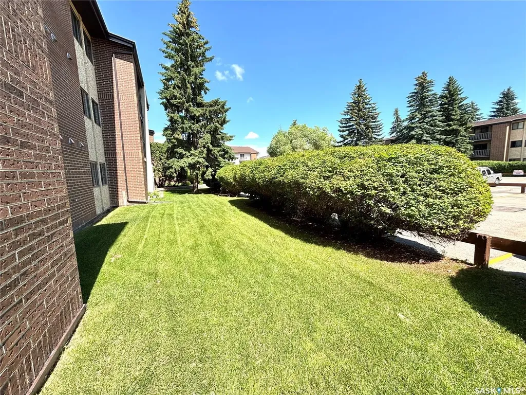 307 Tait Crescent Saskatoon SK S7H 5L6