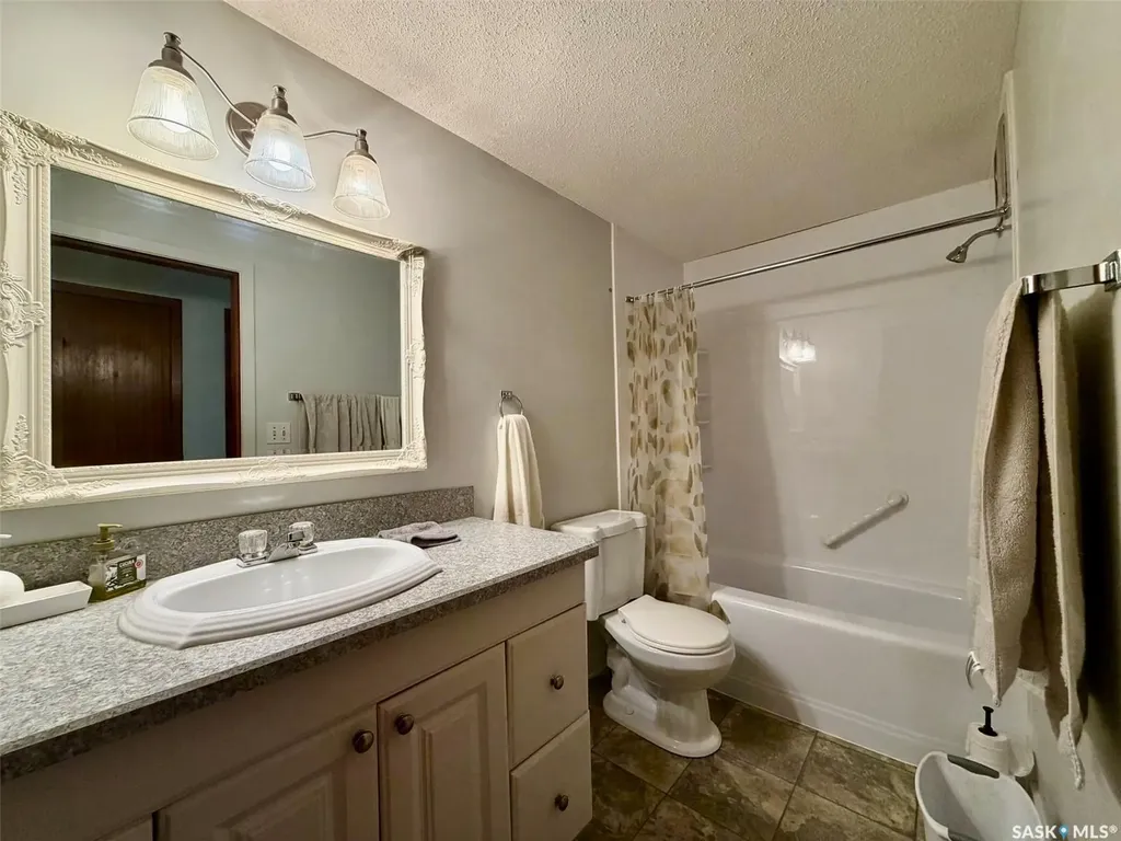 2536 Parliament Avenue Regina SK S4S 4H1