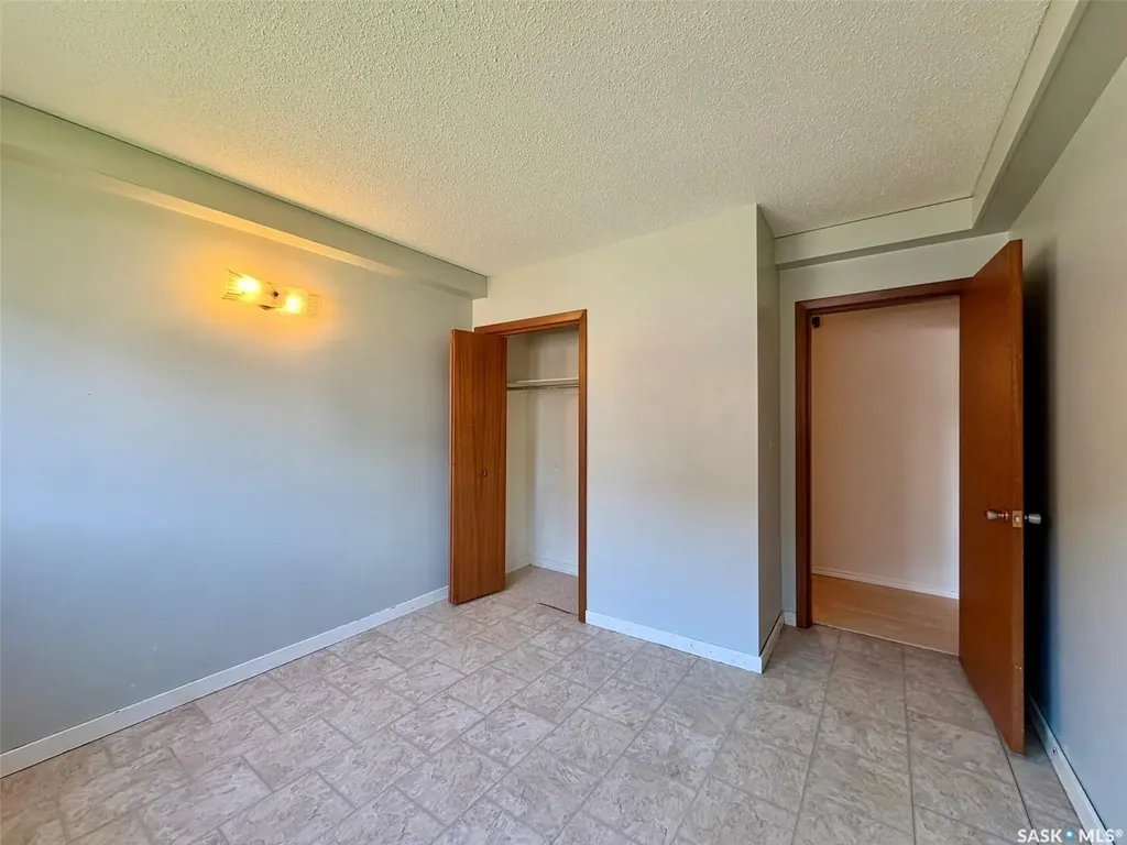2536 Parliament Avenue Regina SK S4S 4H1