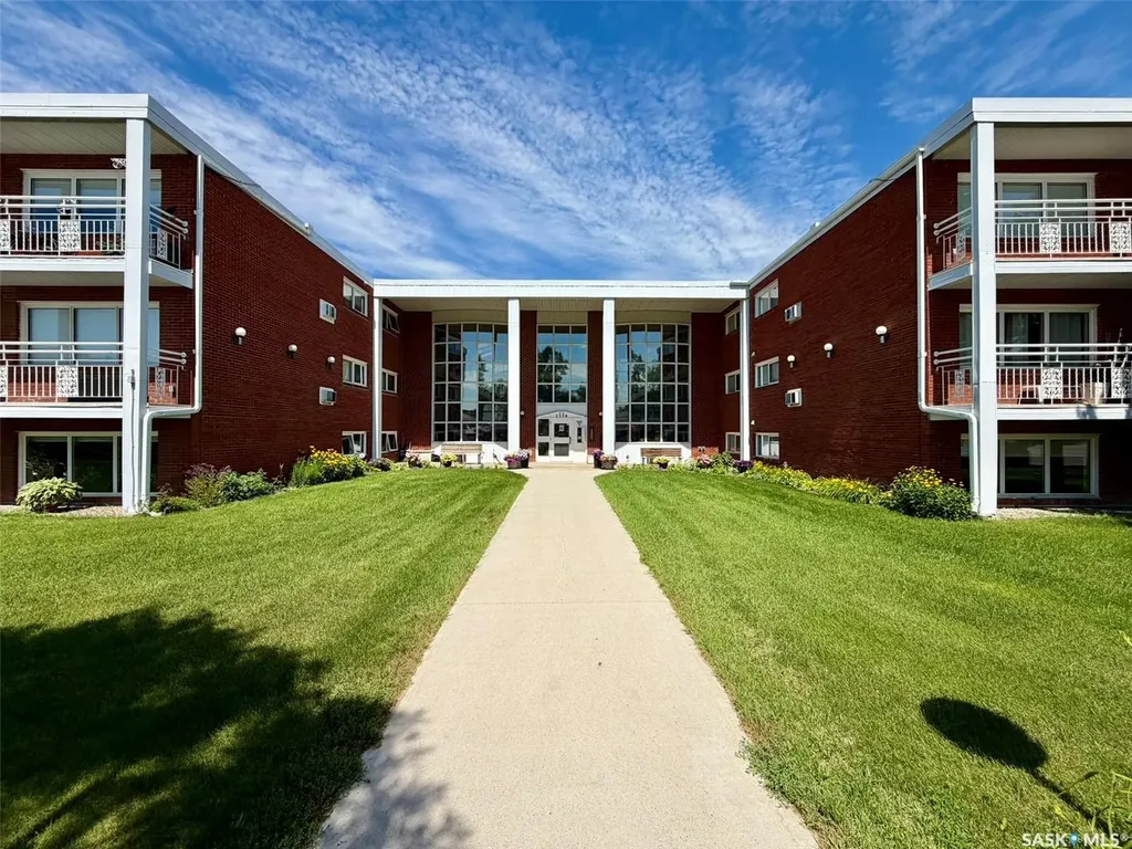 2536 Parliament Avenue Regina SK S4S 4H1