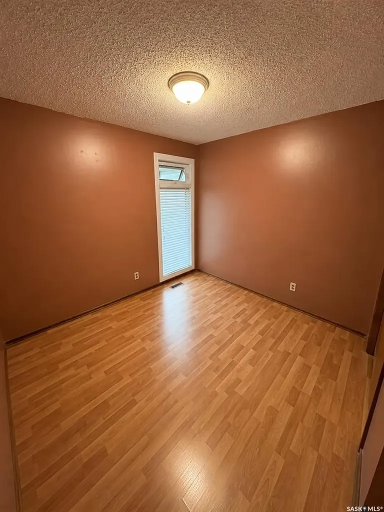 239 Kenosee Crescent Saskatoon SK S7K 3T1