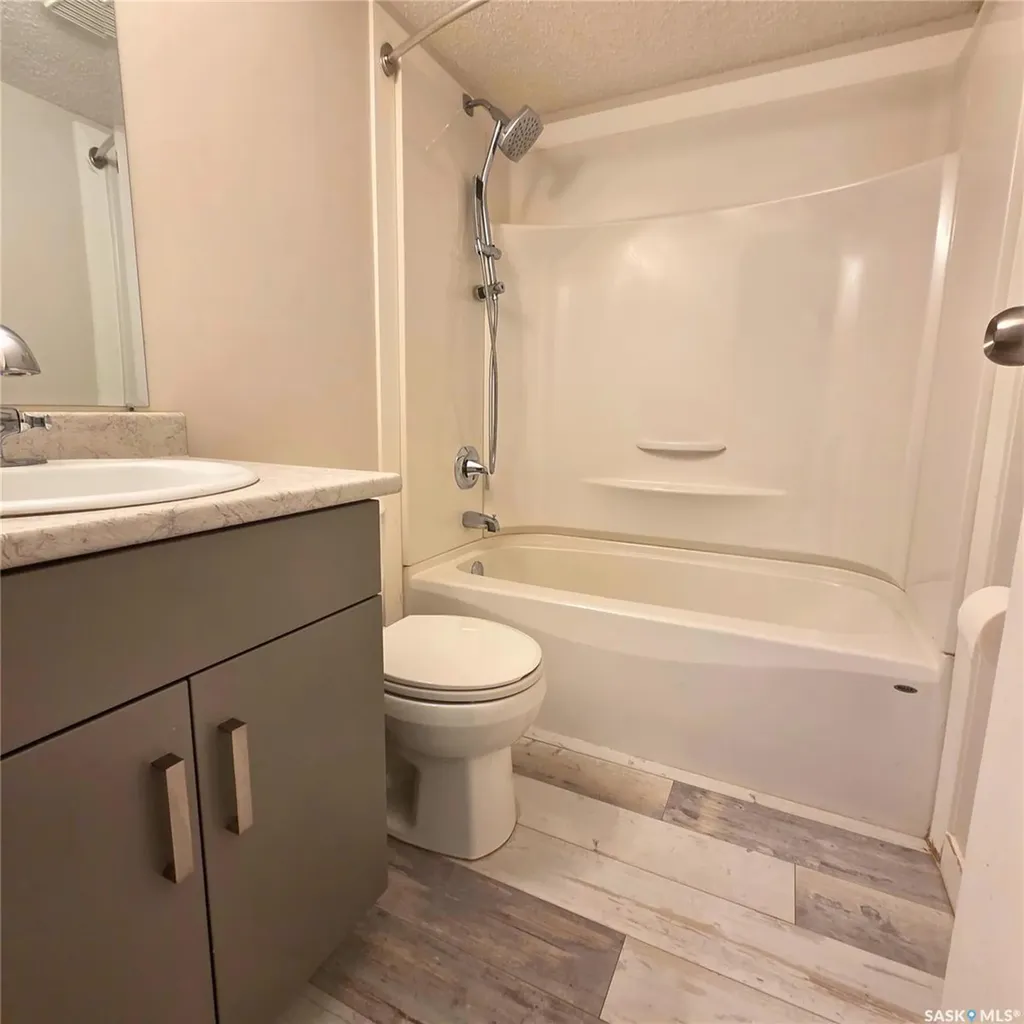 425 115th Street E Saskatoon SK S7N 2E5