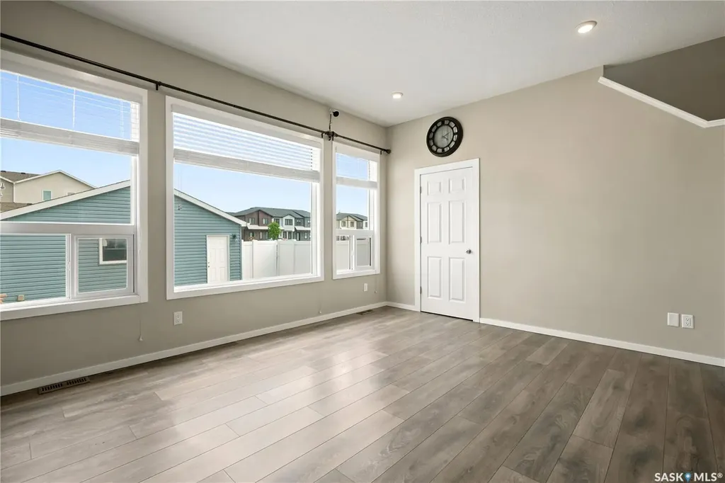 2802 Ridgway Avenue Regina SK S4X 0N1