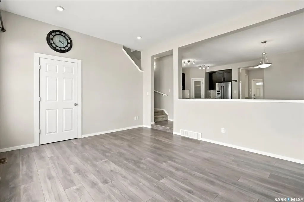2802 Ridgway Avenue Regina SK S4X 0N1