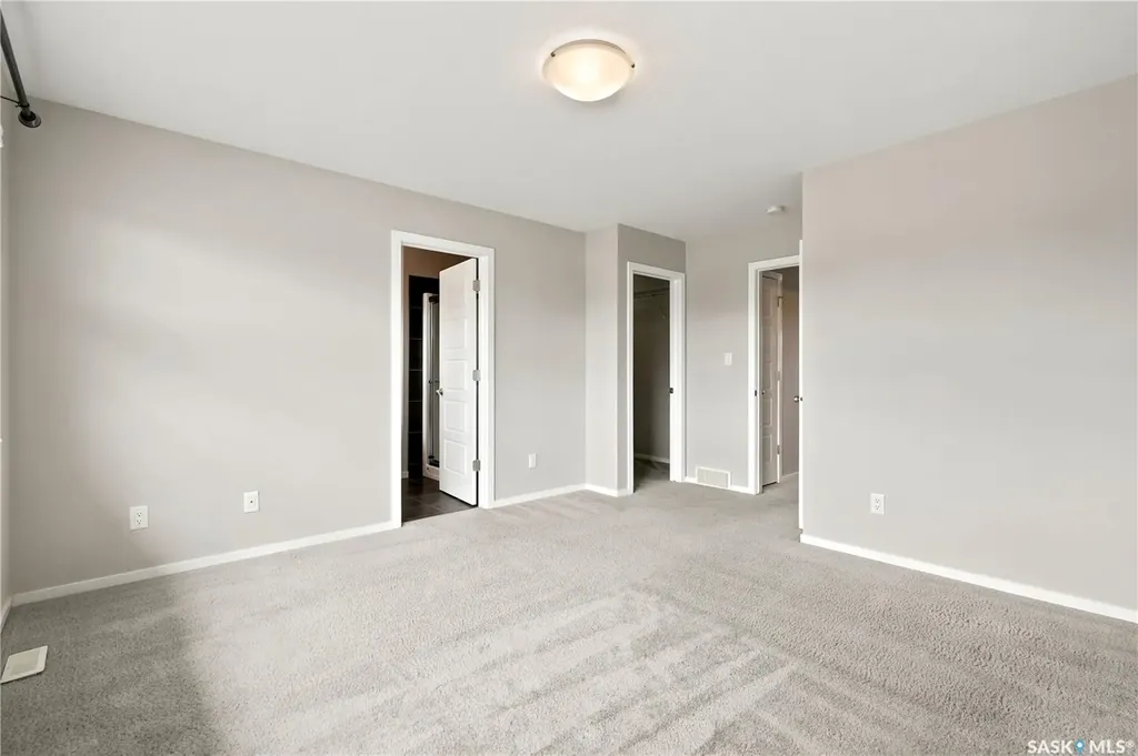 2802 Ridgway Avenue Regina SK S4X 0N1