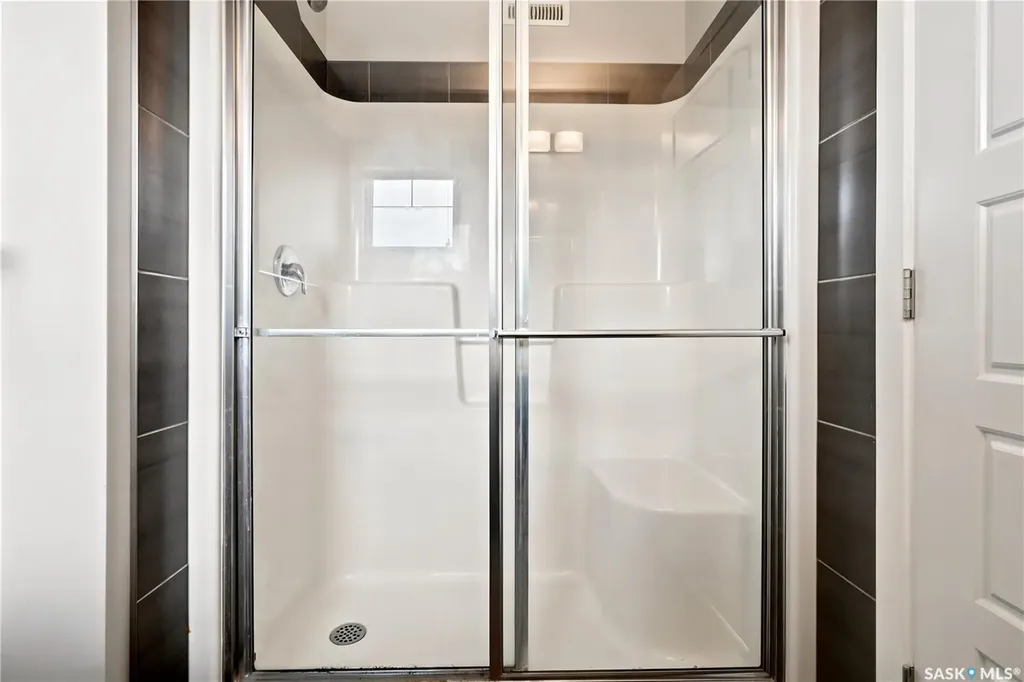 2802 Ridgway Avenue Regina SK S4X 0N1