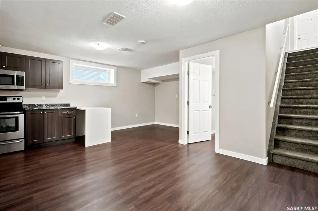 2802 Ridgway Avenue Regina SK S4X 0N1