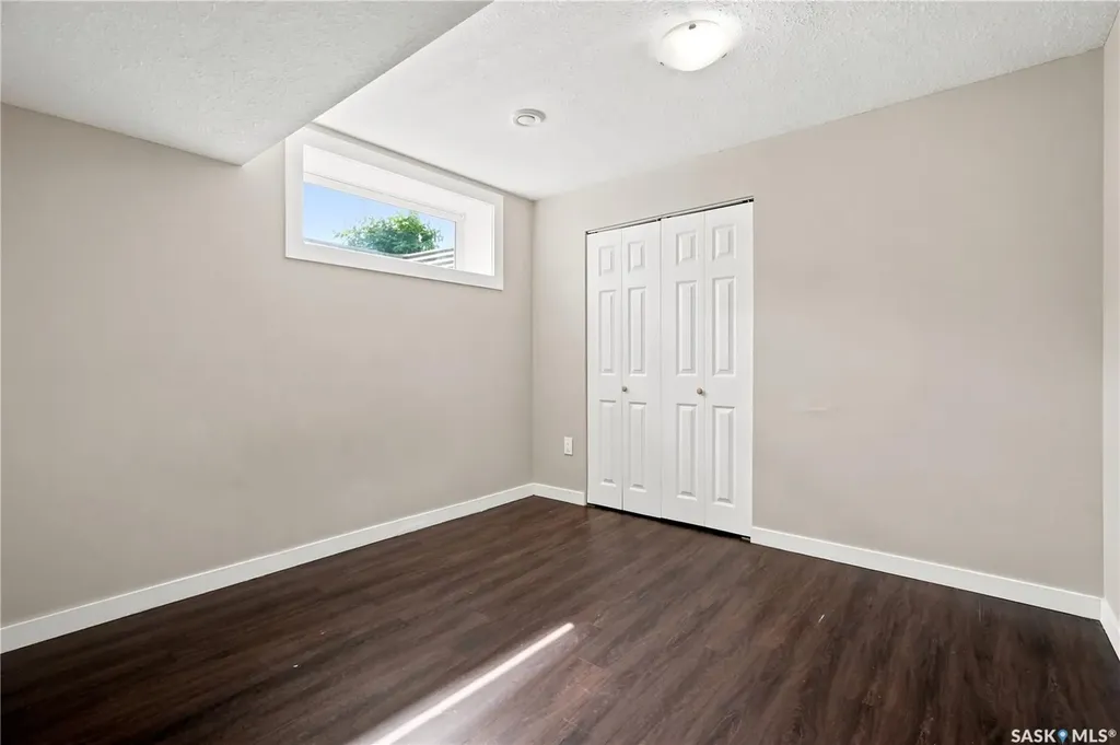 2802 Ridgway Avenue Regina SK S4X 0N1