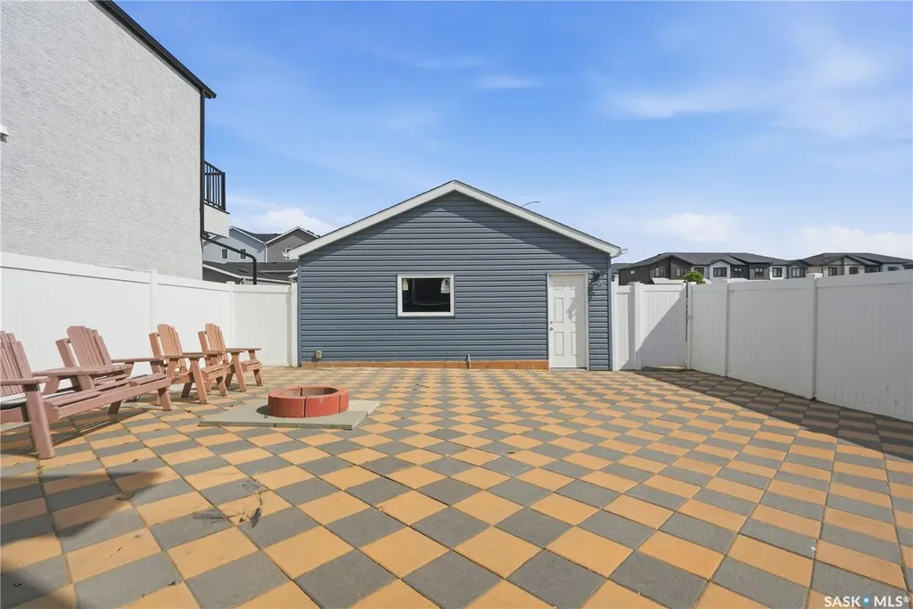 2802 Ridgway Avenue Regina SK S4X 0N1