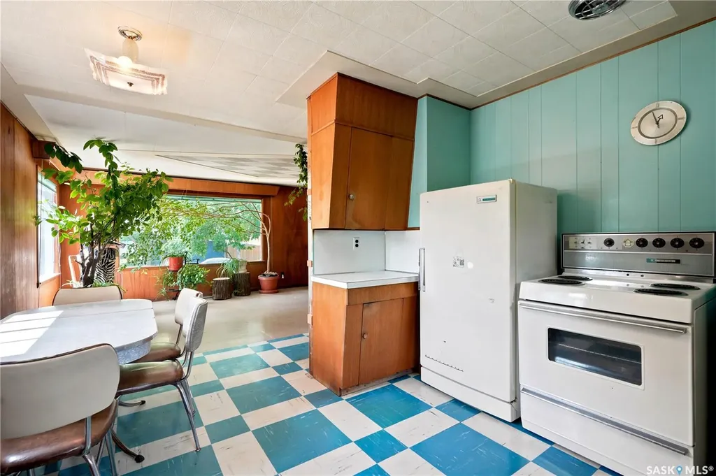 1632 9th Avenue N Saskatoon SK S7K 3A1