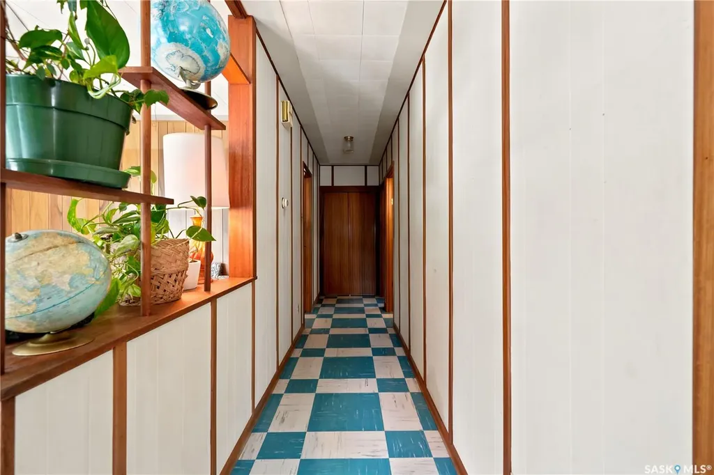 1632 9th Avenue N Saskatoon SK S7K 3A1