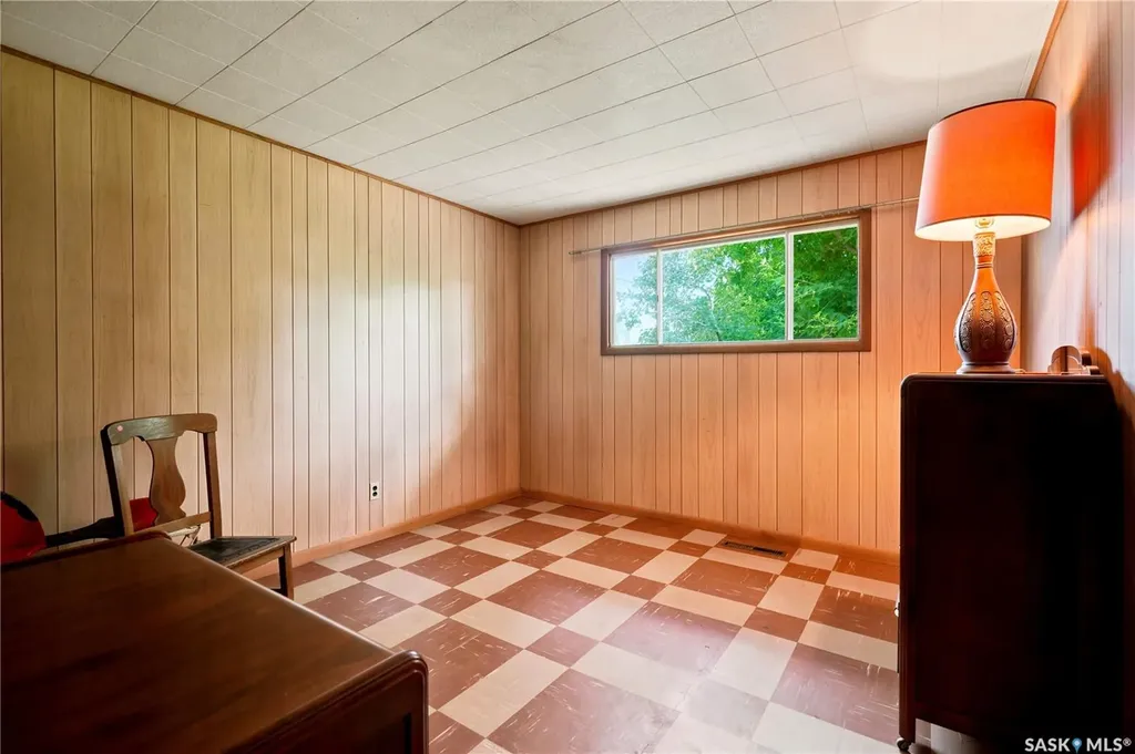 1632 9th Avenue N Saskatoon SK S7K 3A1