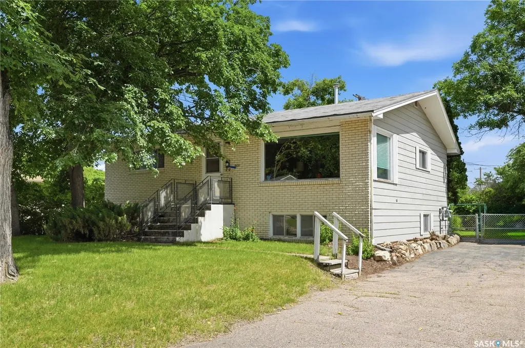 1632 9th Avenue N Saskatoon SK S7K 3A1