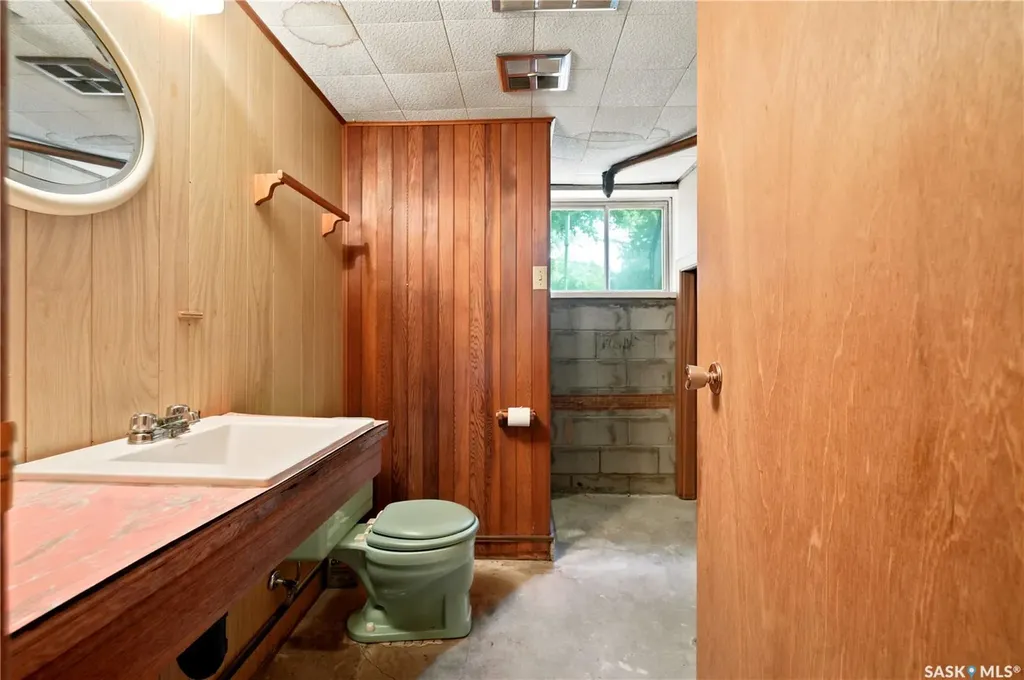1632 9th Avenue N Saskatoon SK S7K 3A1
