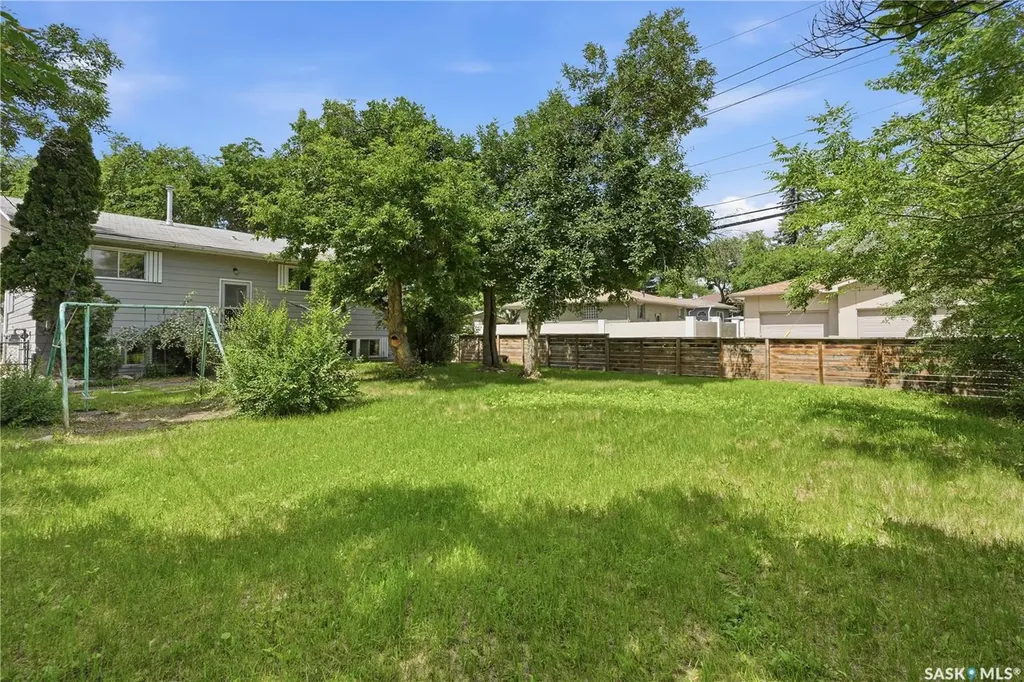 1632 9th Avenue N Saskatoon SK S7K 3A1