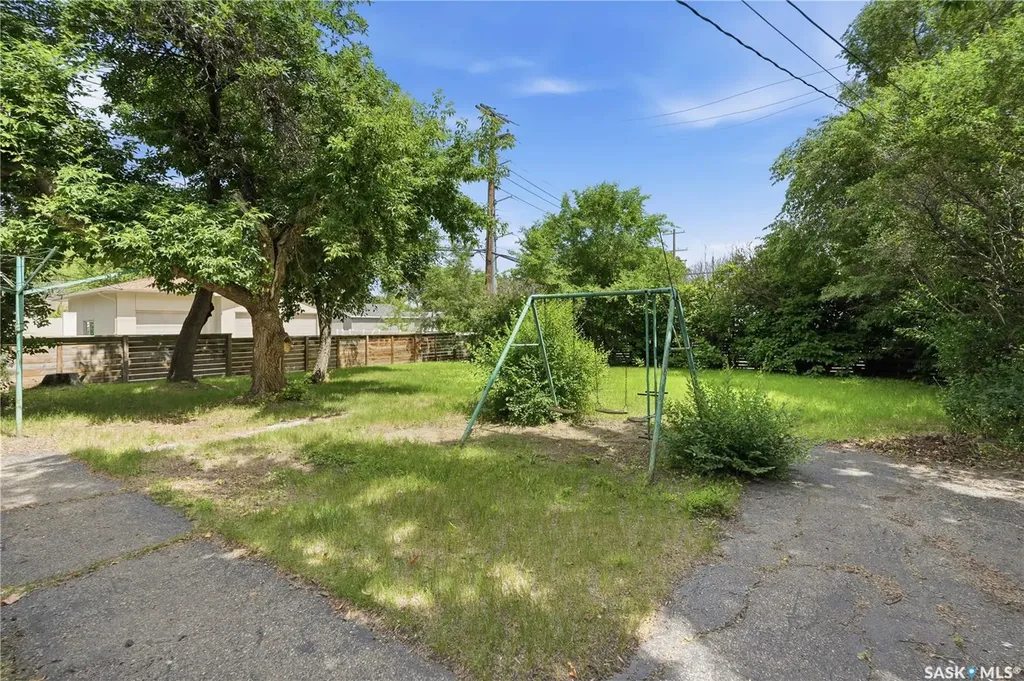 1632 9th Avenue N Saskatoon SK S7K 3A1