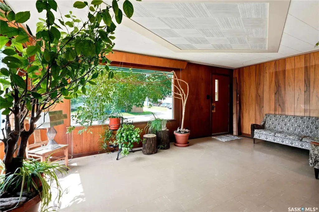 1632 9th Avenue N Saskatoon SK S7K 3A1