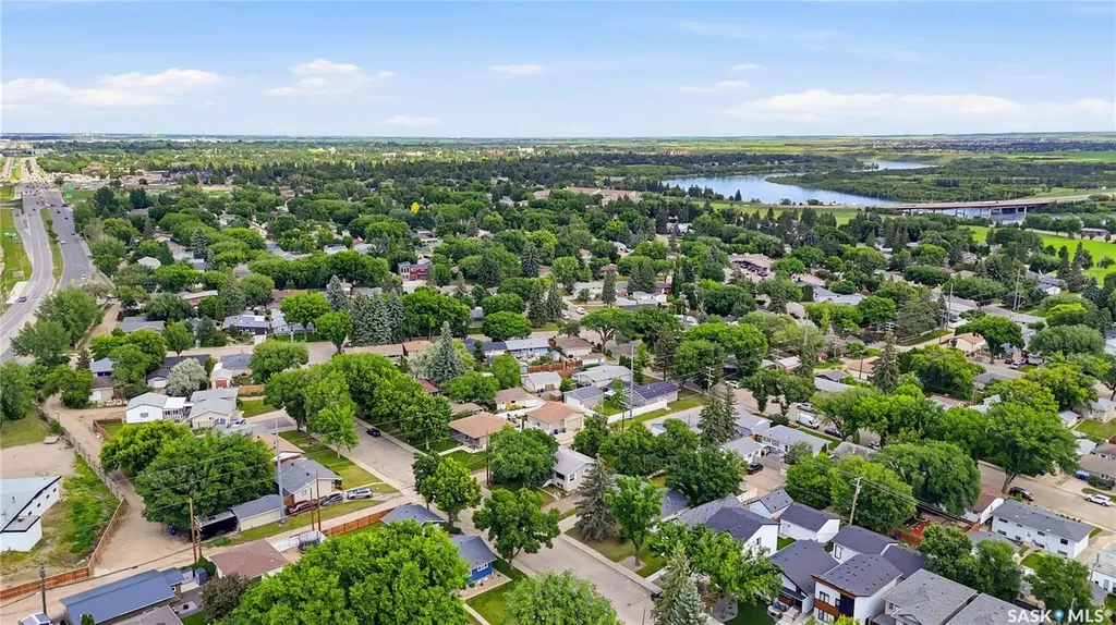 1632 9th Avenue N Saskatoon SK S7K 3A1