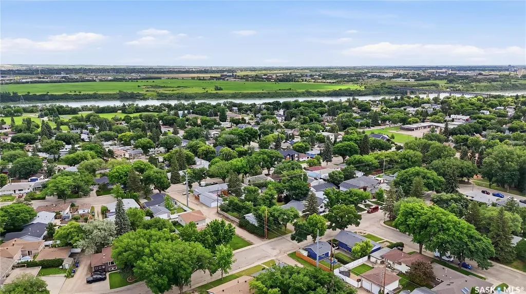1632 9th Avenue N Saskatoon SK S7K 3A1