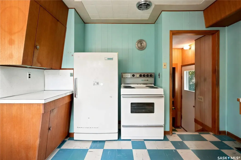 1632 9th Avenue N Saskatoon SK S7K 3A1