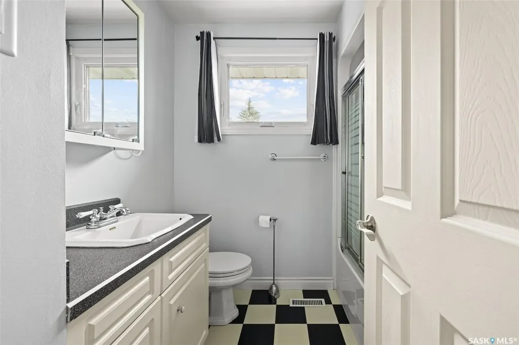 23 Boyce Street Regina SK S4R 6M3