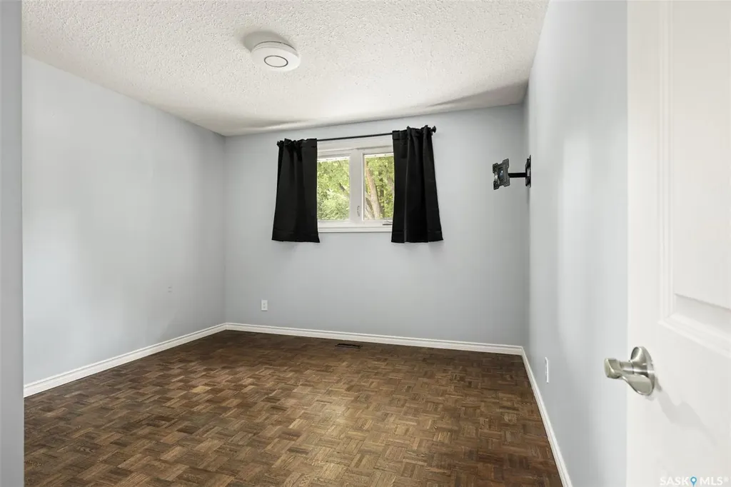 23 Boyce Street Regina SK S4R 6M3