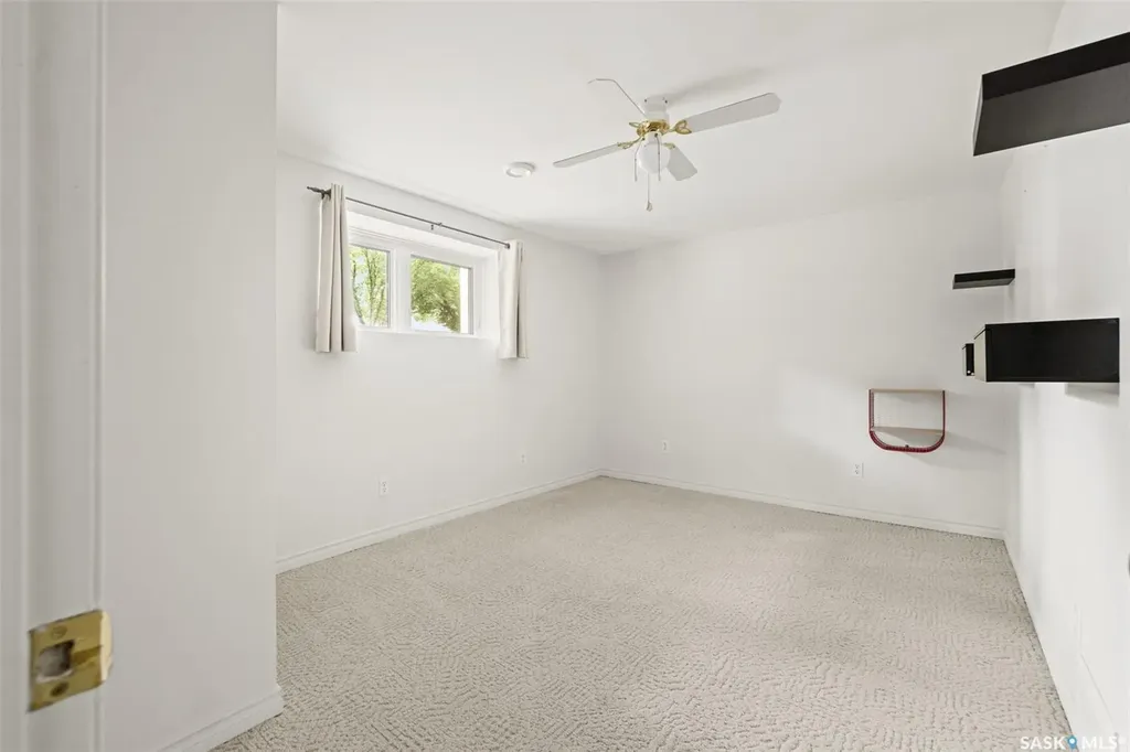 23 Boyce Street Regina SK S4R 6M3