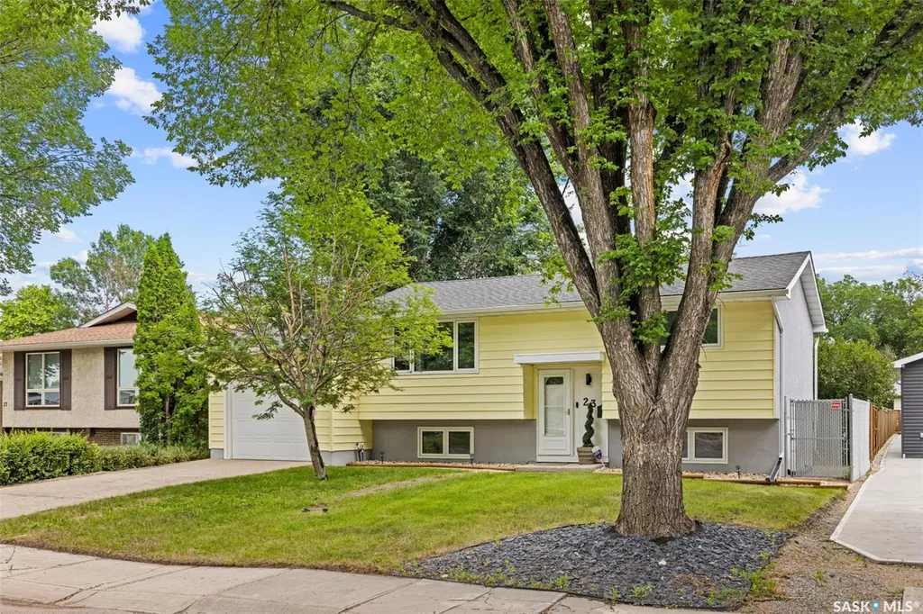 23 Boyce Street Regina SK S4R 6M3
