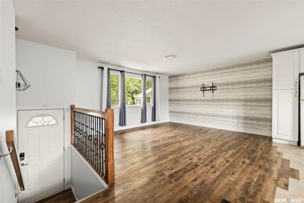 23 Boyce Street Regina SK S4R 6M3