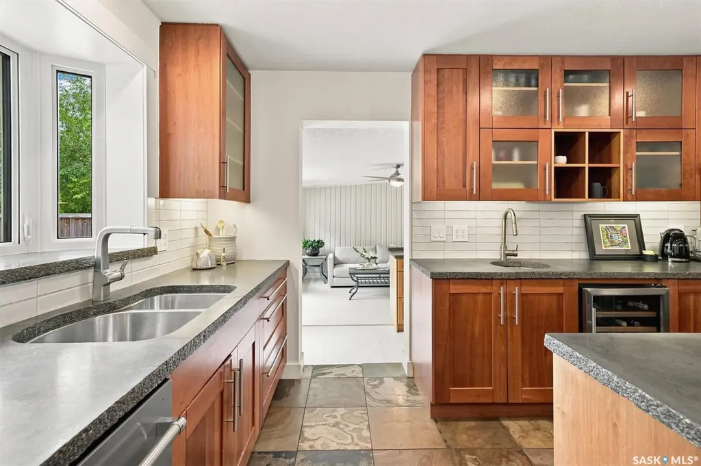 3834 Balfour Place Saskatoon SK S7H 3Z7