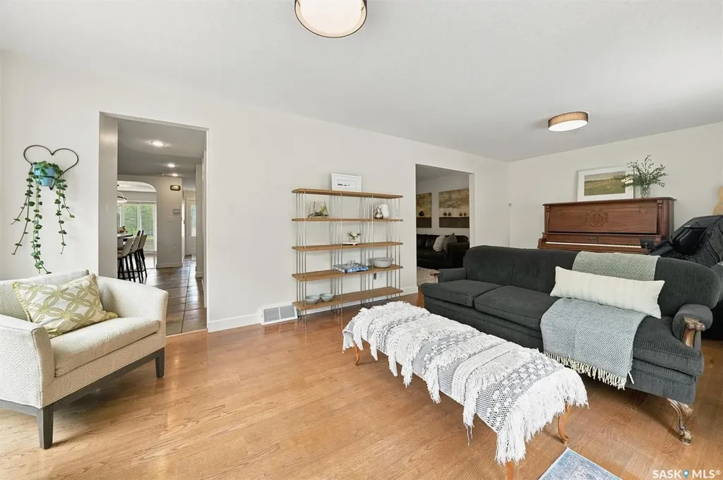 3834 Balfour Place Saskatoon SK S7H 3Z7
