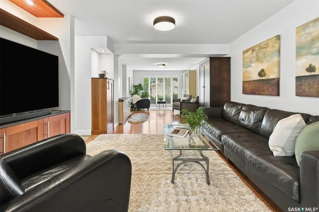 3834 Balfour Place Saskatoon SK S7H 3Z7