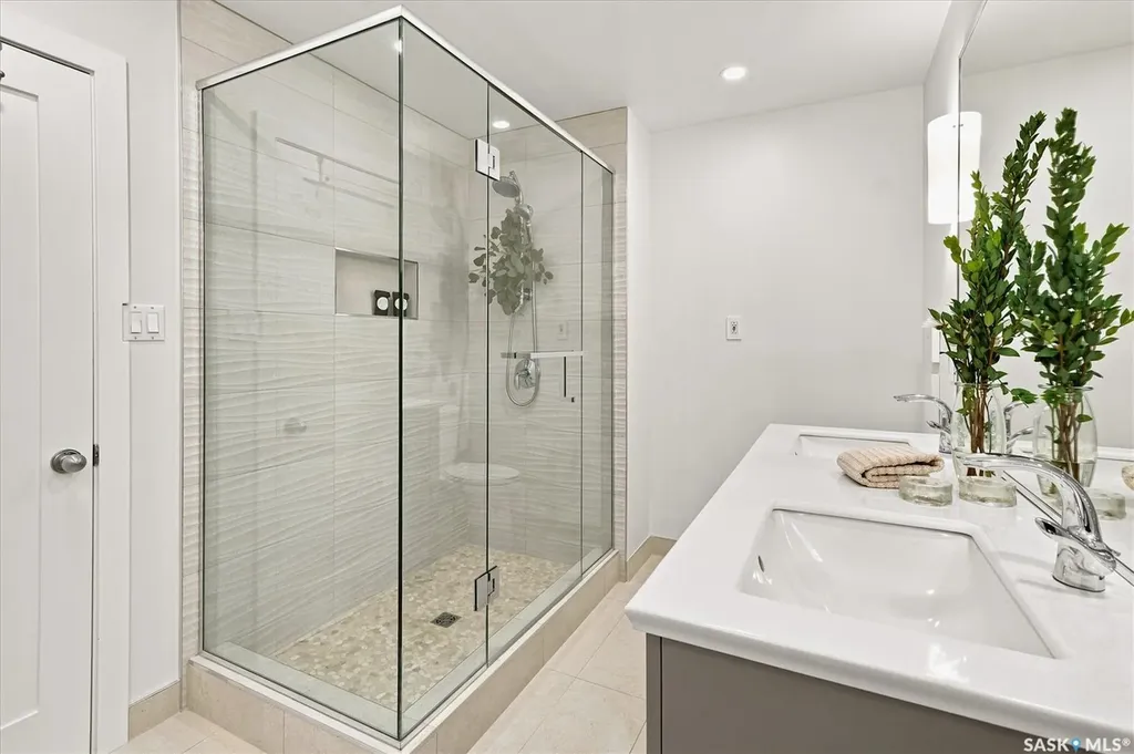 3834 Balfour Place Saskatoon SK S7H 3Z7