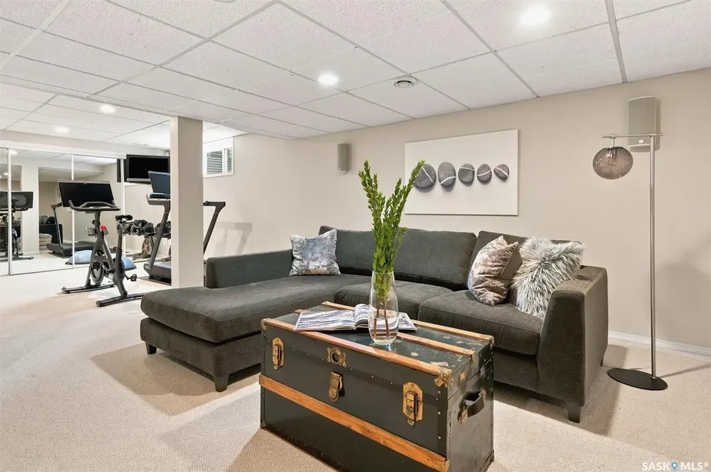 3834 Balfour Place Saskatoon SK S7H 3Z7