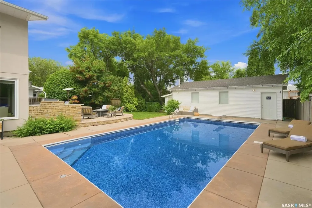 3834 Balfour Place Saskatoon SK S7H 3Z7