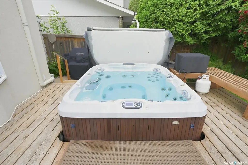 3834 Balfour Place Saskatoon SK S7H 3Z7